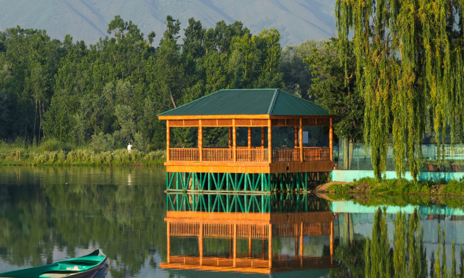 KASHMIR TOUR WITH GOLDEN TRIANGLE